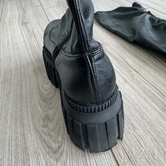 Letar Black Stretch Boots - Picture 9 of 13